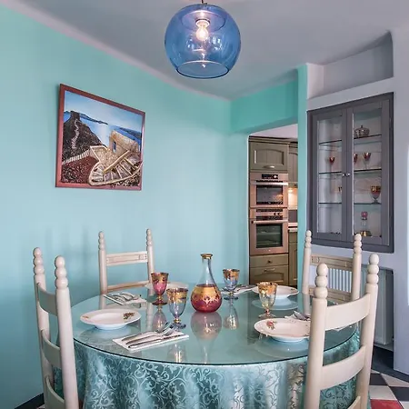 Villa Grey Fira (Santorini)